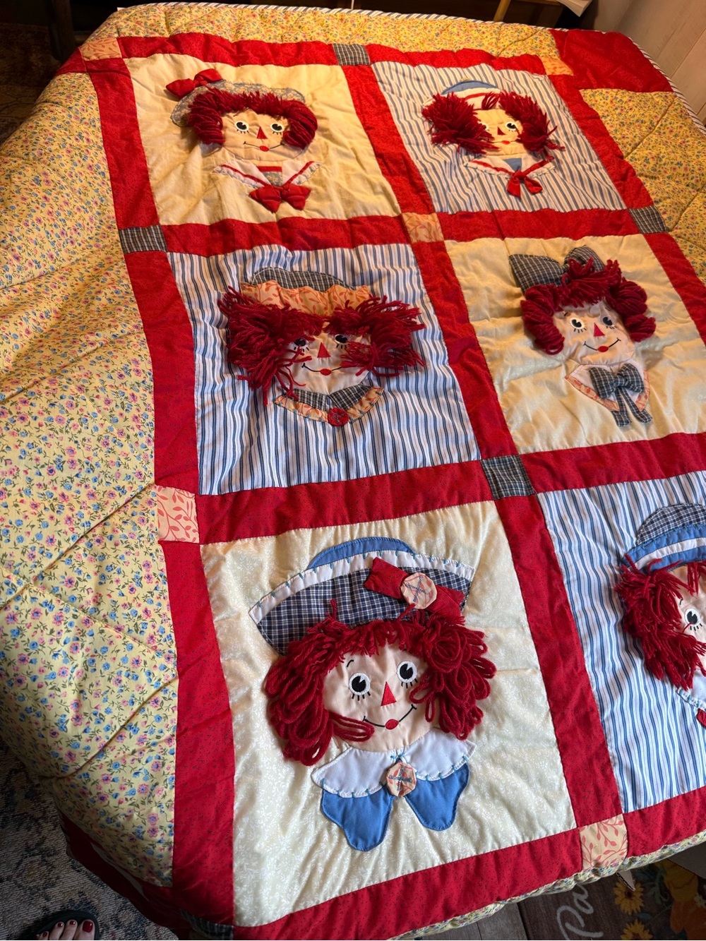 VTG Applause Raggedy Ann & Andy 3D Applique Reversible Quilt Blanket